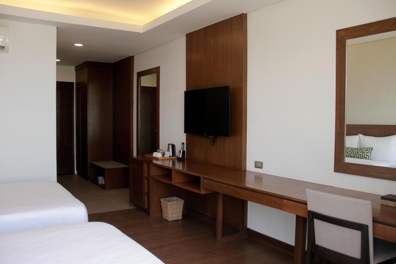 Acea Subic Beach Resort Luaran gambar
